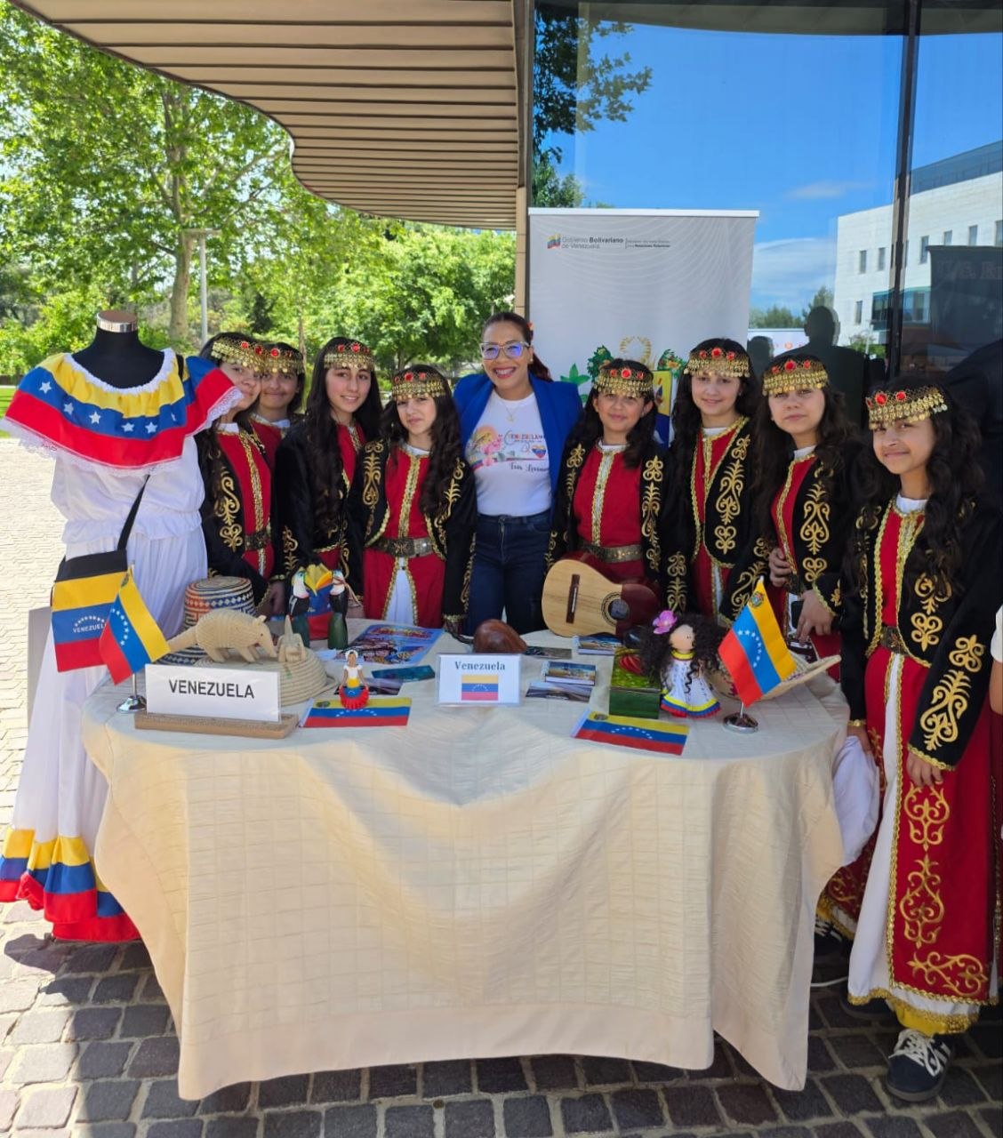 Venezuela expone su riqueza cultural y turística en XIV edición de festival internacional en Bakú
